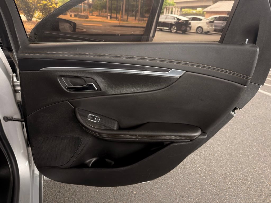 Used 2017 Chevrolet Impala LT FWD image 31