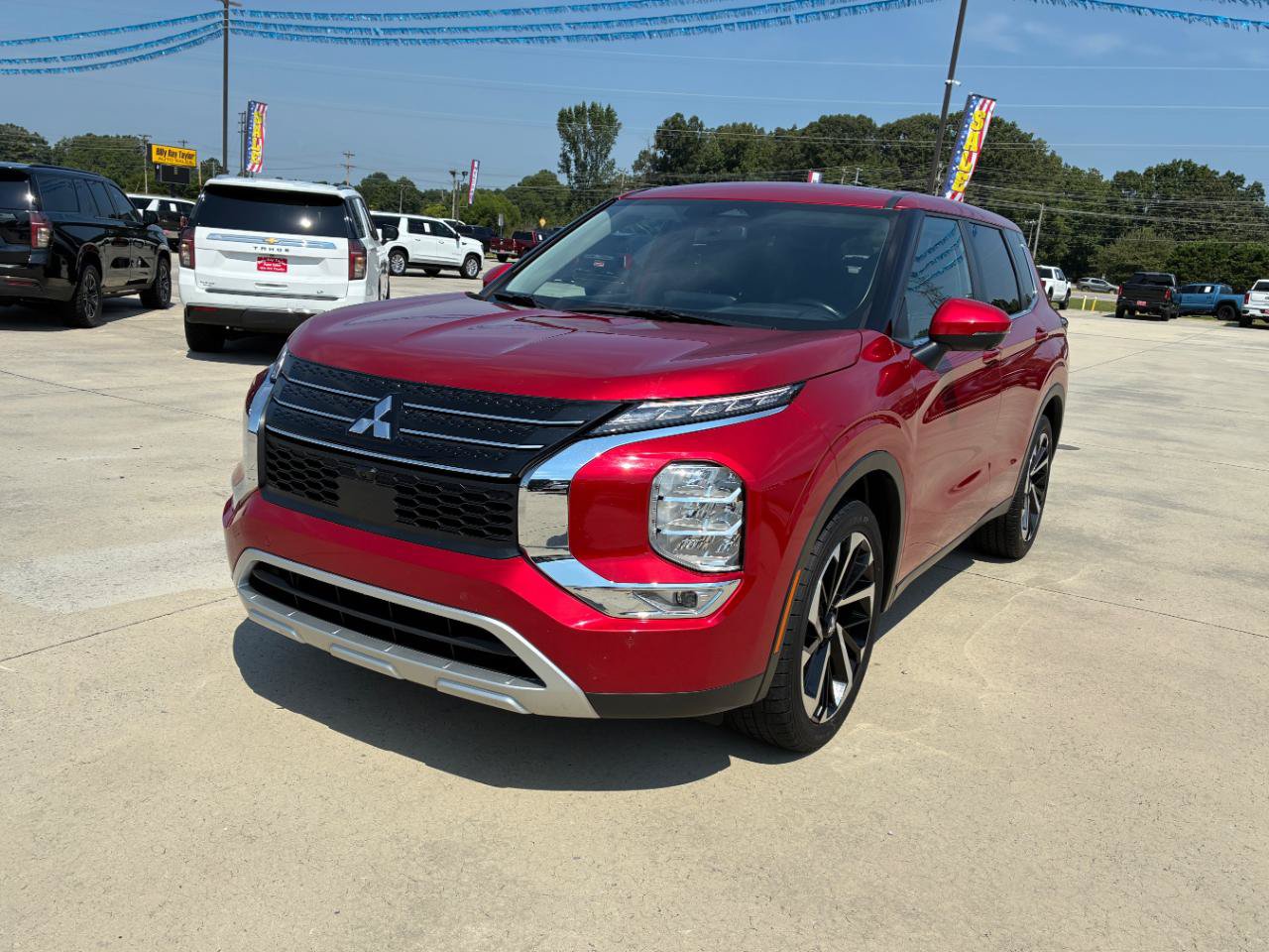 Used 2024 Mitsubishi Outlander SE FWD image 2