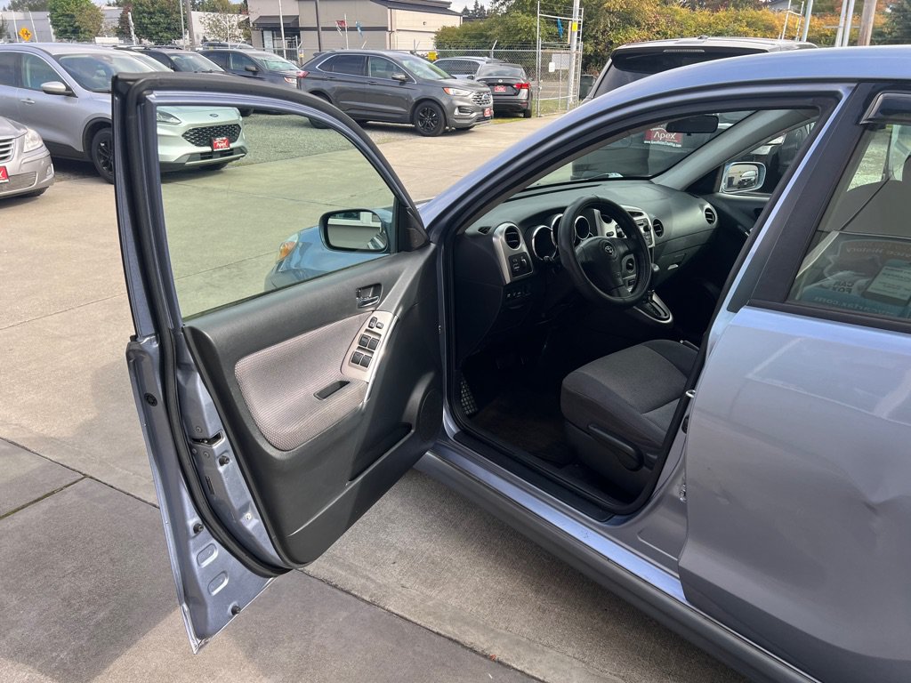 Used 2007 Toyota Matrix XR FWD image 11