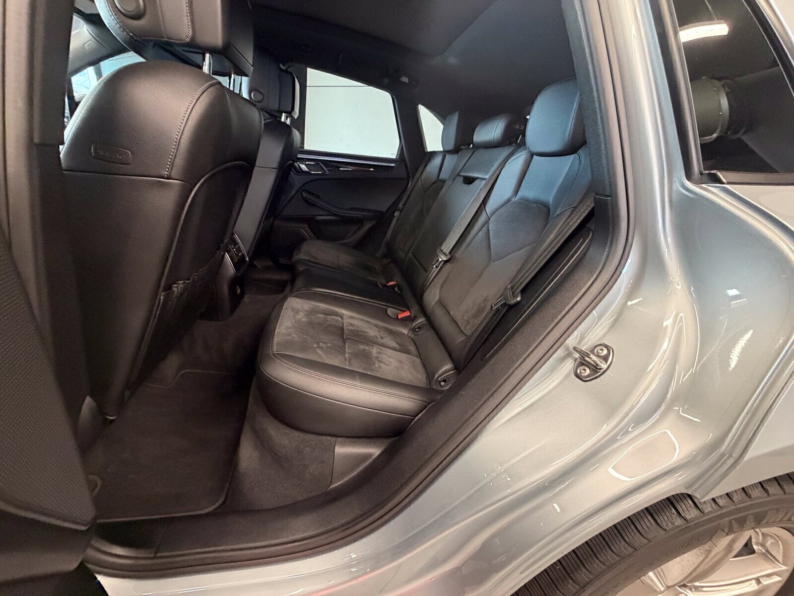 Certified 2019 Porsche Macan AWD/4WD image 7