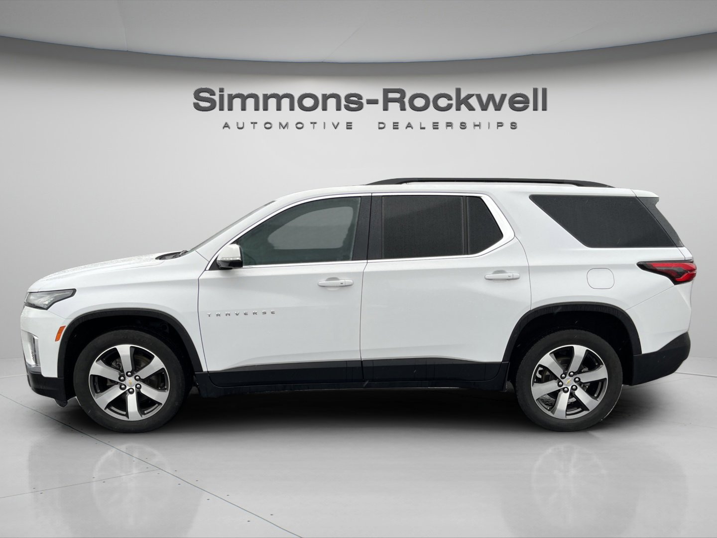 Used 2023 Chevrolet Traverse LT w/ LT Premium Package image 4