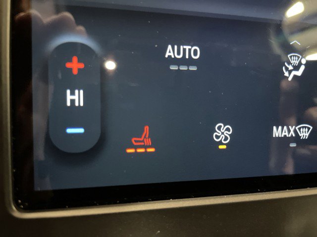 Used 2024 Ford Edge SEL image 21