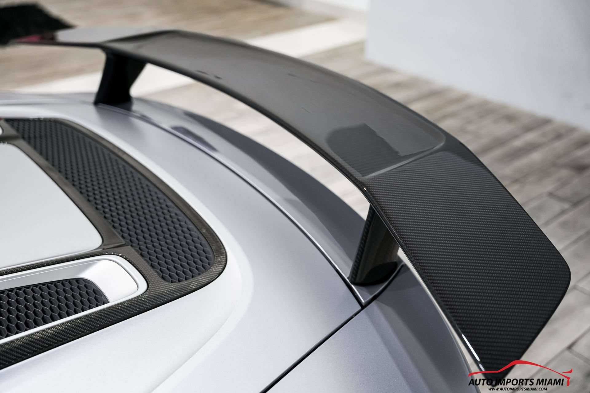 Used 2018 Audi R8 V10 w/ Carbon Exterior Package AWD/4WD image 22