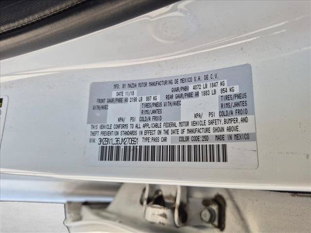 Used 2018 MAZDA MAZDA3 Touring FWD image 12