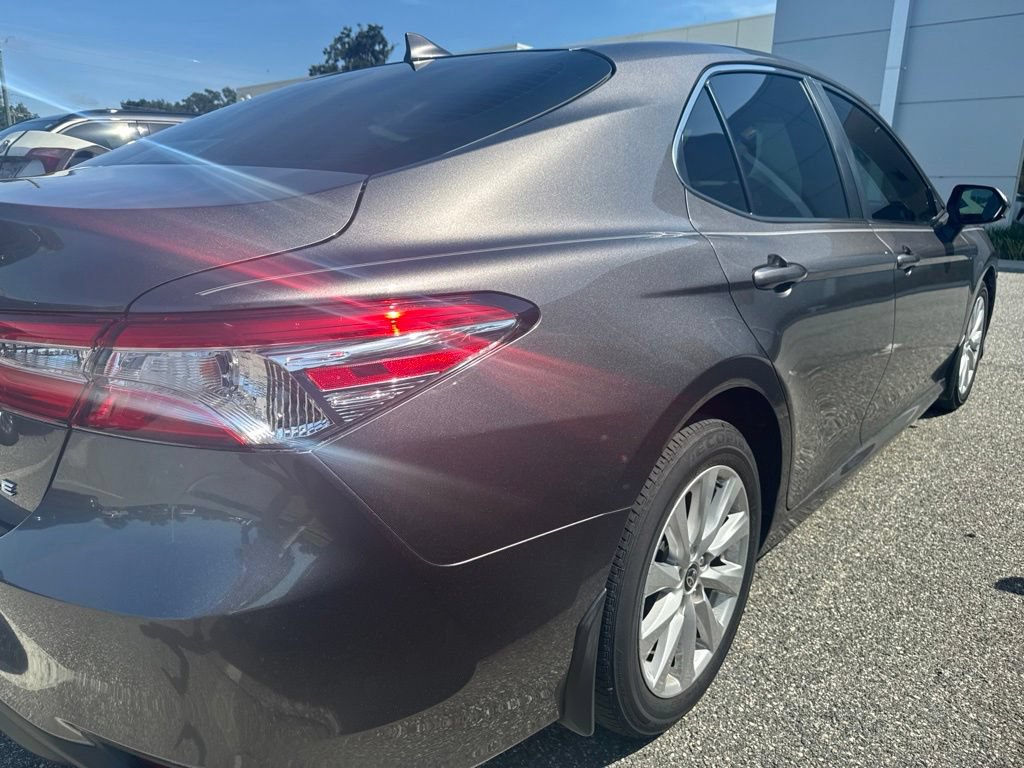 Used 2020 Toyota Camry LE FWD image 4