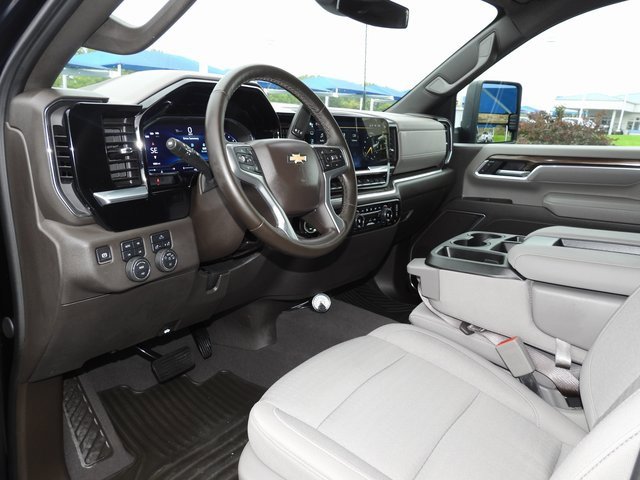 Used 2025 Chevrolet Silverado 2500 LT image 36