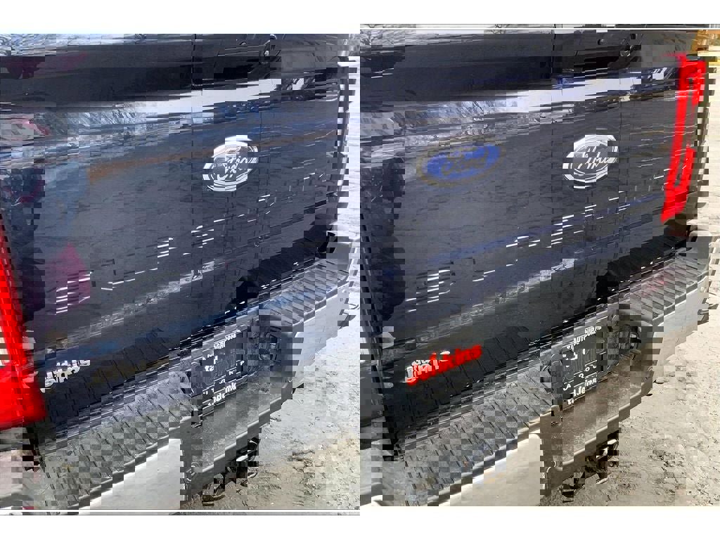 Used 2025 Ford F350 Lariat image 9