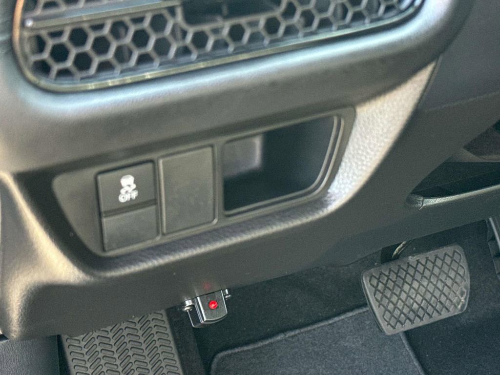 Used 2025 Honda HR-V LX image 24