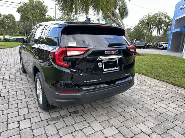 Used 2024 GMC Terrain SLE AWD/4WD image 35