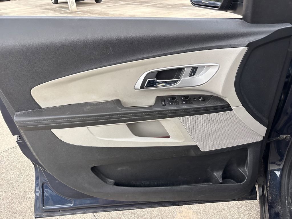 Used 2017 Chevrolet Equinox LS FWD image 16
