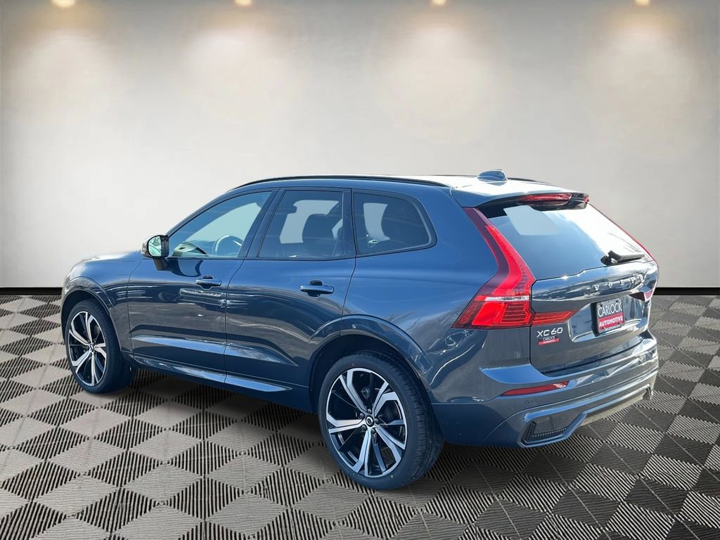 Used 2022 Volvo XC60 B5 R-Design w/ Climate Package image 5