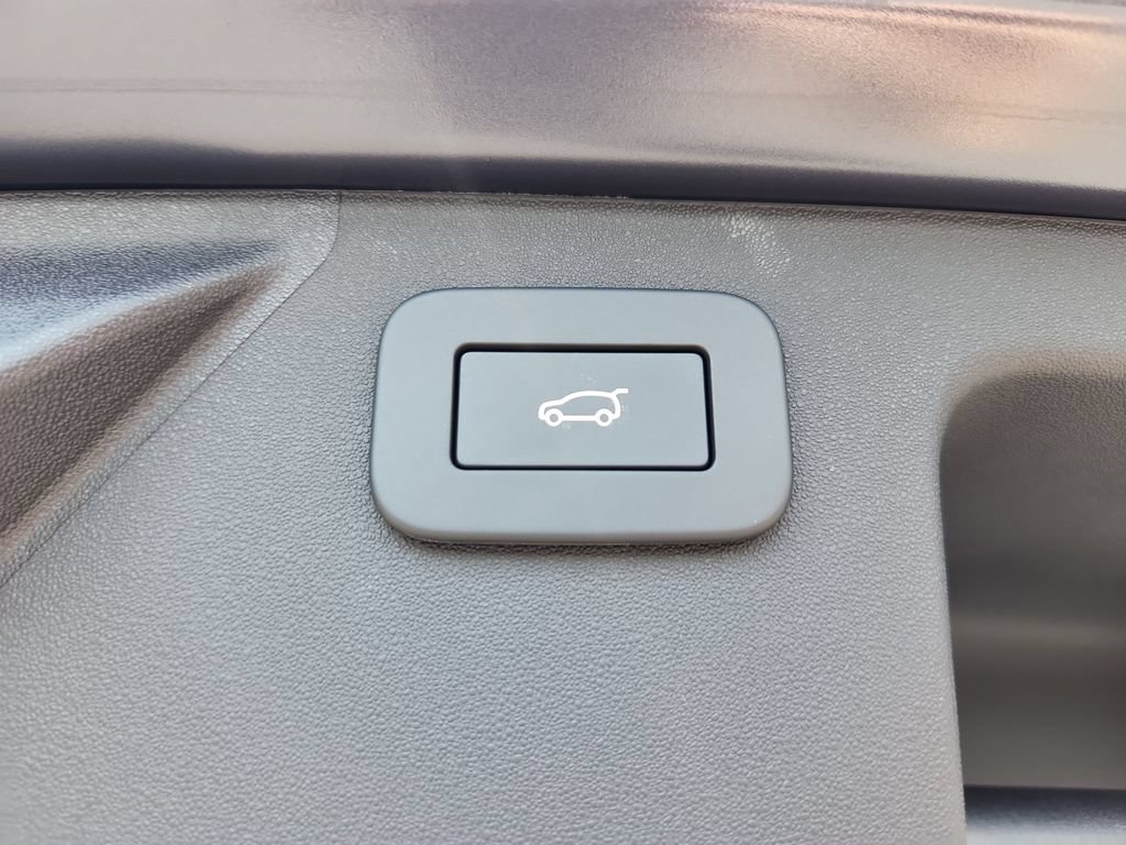 New 2026 Land Rover Discovery Sport Landmark AWD/4WD image 13