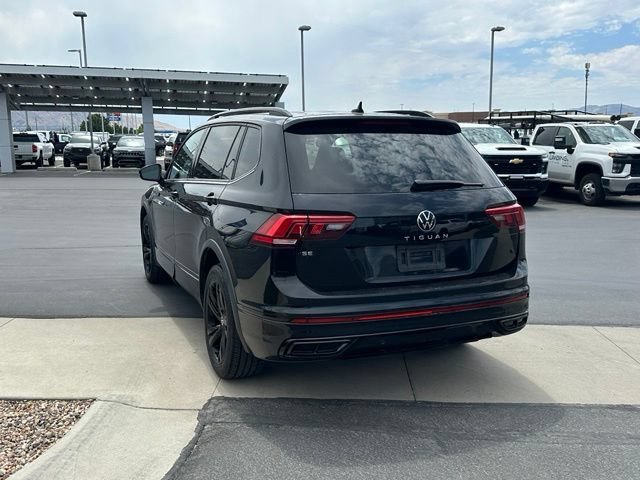 Used 2023 Volkswagen Tiguan SE R-Line AWD/4WD image 4