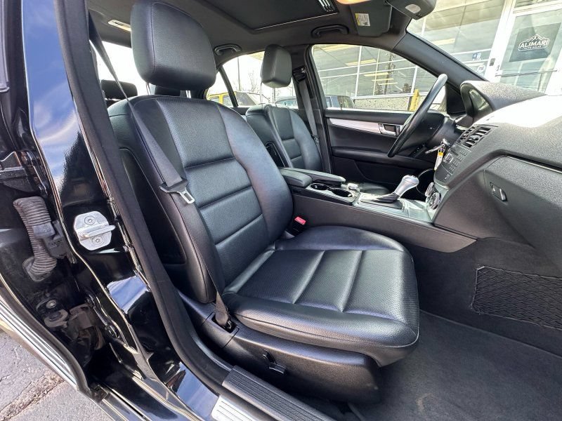Used 2008 Mercedes-Benz C 300 4MATIC Sedan image 9