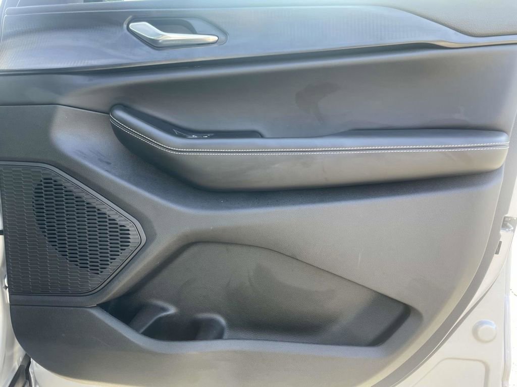 Certified 2025 Jeep Grand Cherokee Laredo X image 17