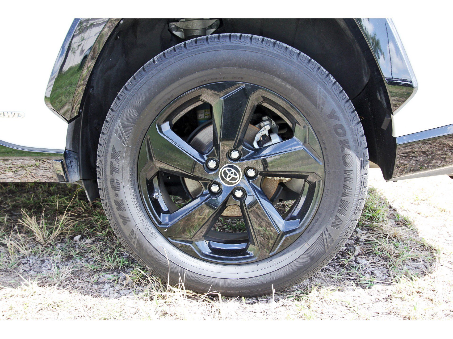 Used 2019 Toyota RAV4 XSE AWD/4WD image 36