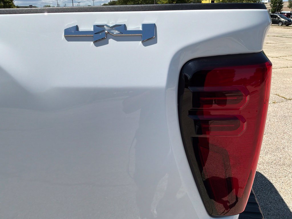 New 2026 GMC Sierra 3500 SLT AWD/4WD image 23