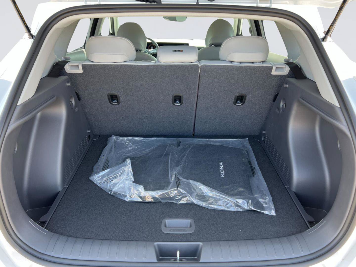 New 2026 Hyundai Kona SEL Premium FWD image 15