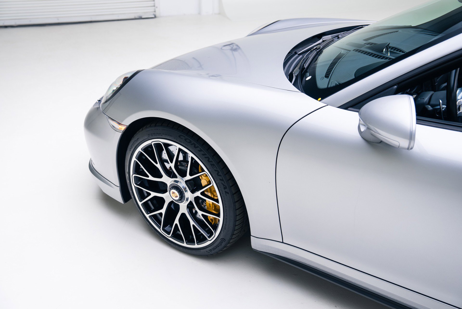 Used 2016 Porsche 911 Turbo S image 17