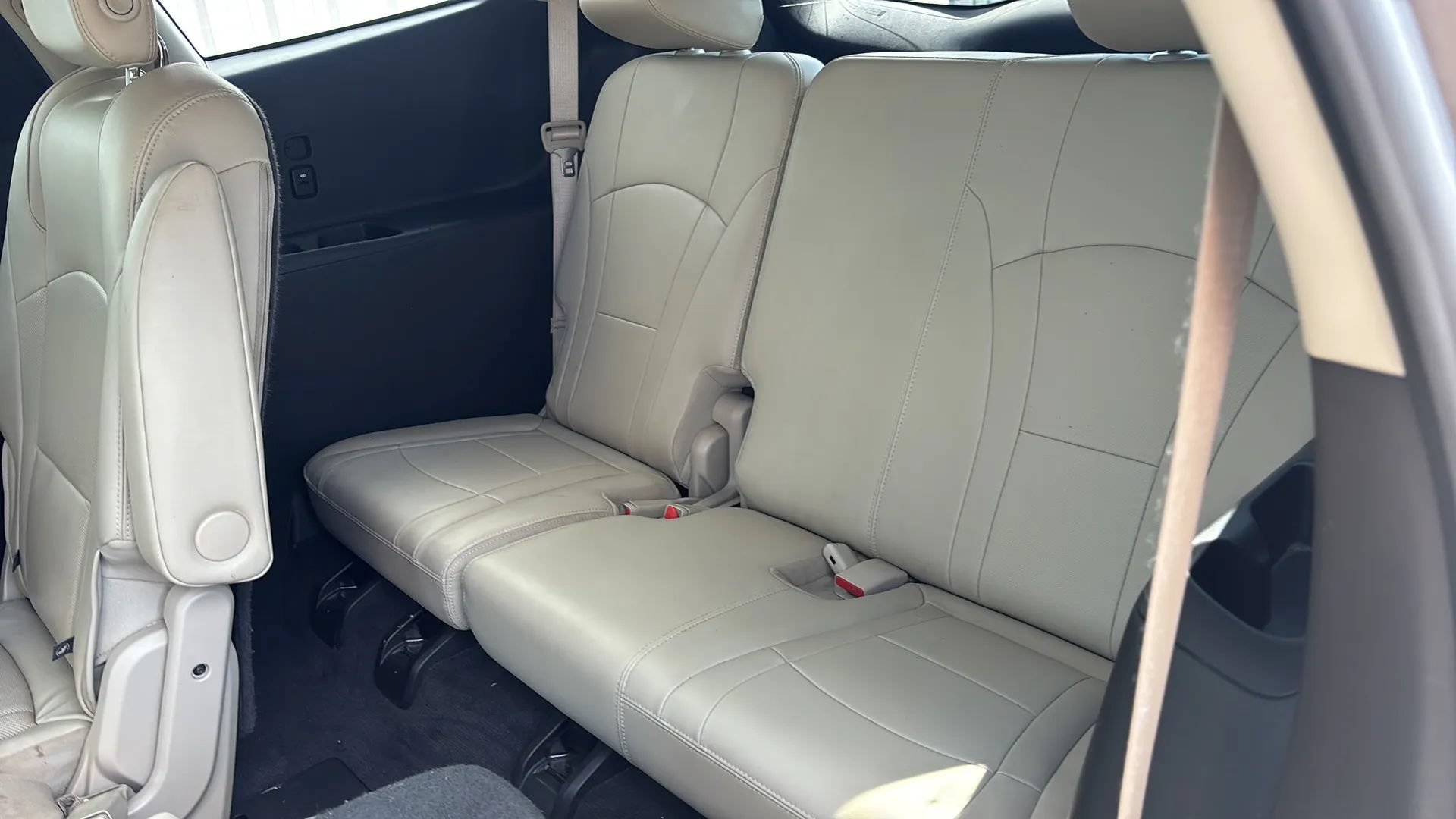 Used 2018 Buick Enclave Essence AWD/4WD image 18