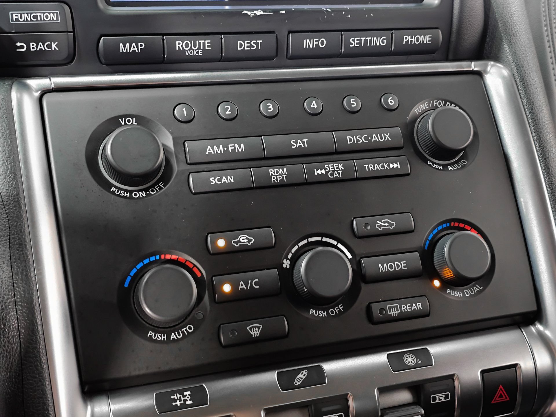 Used 2010 Nissan GT-R Premium AWD/4WD image 39