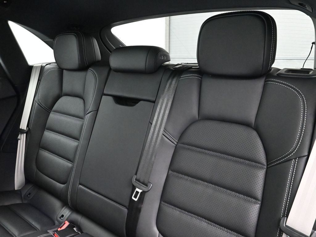 Certified 2026 Porsche Macan S image 6