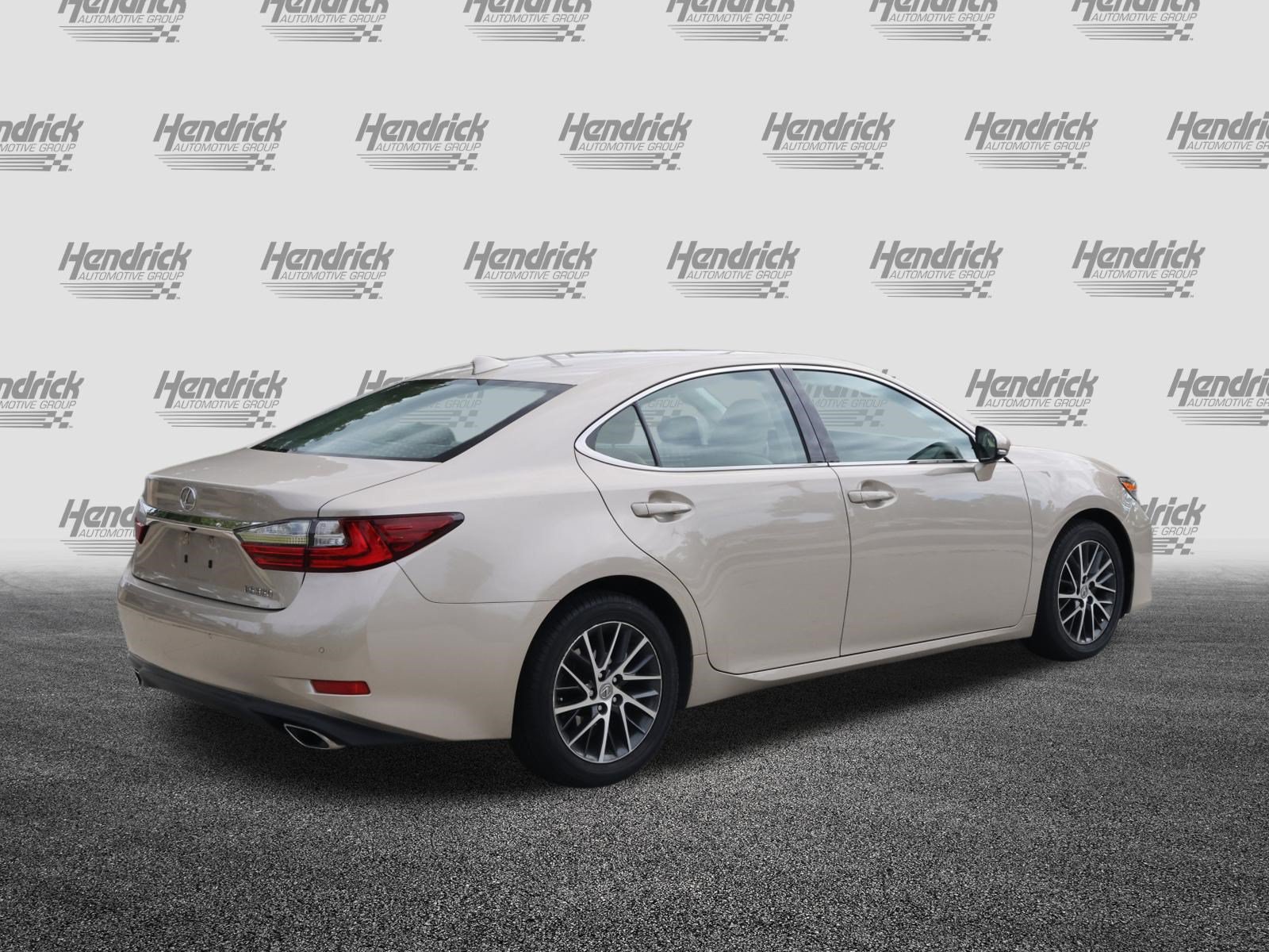 Used 2017 Lexus ES 350 w/ Luxury Package FWD image 9