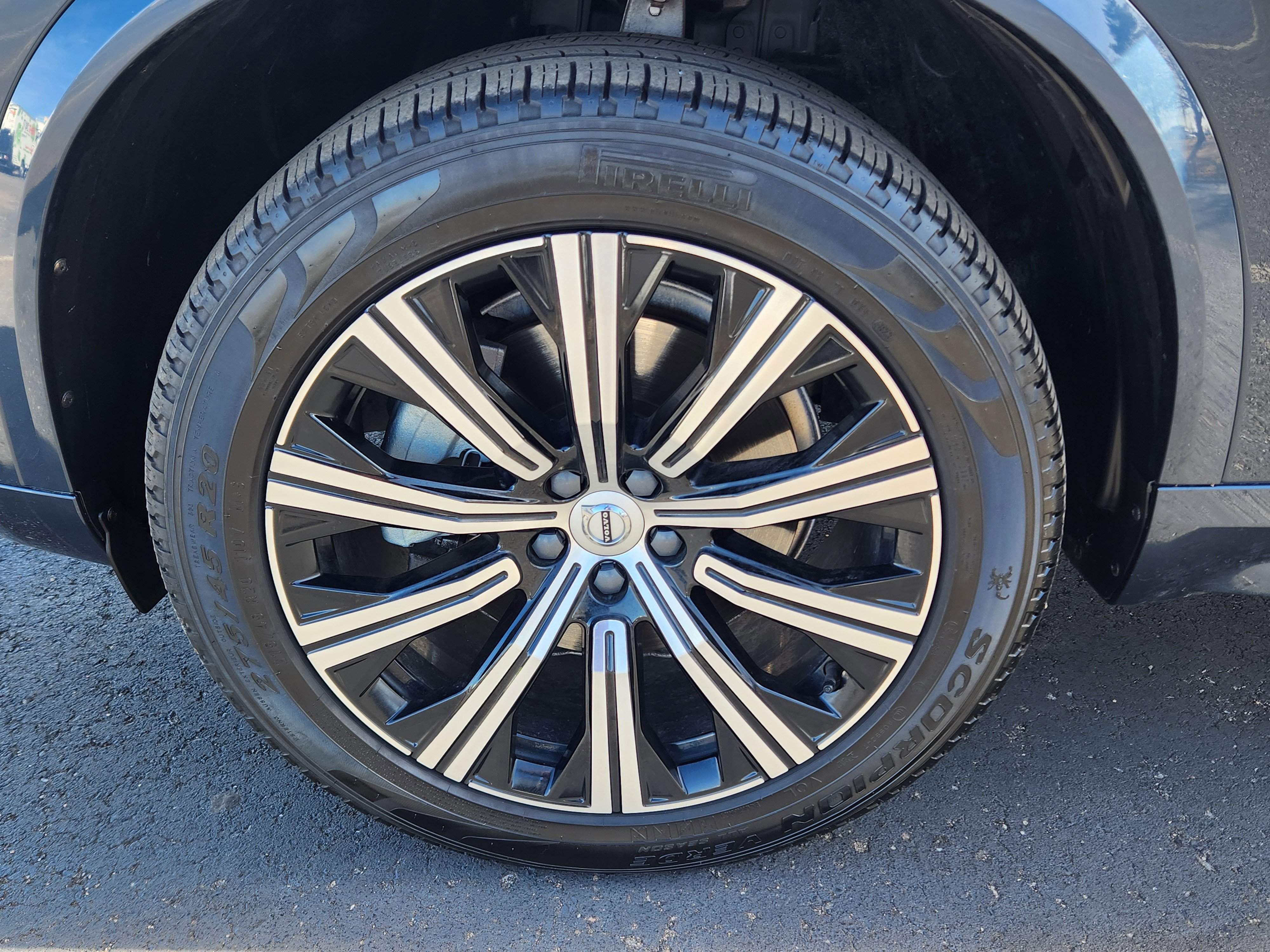 Used 2024 Volvo XC90 B5 Plus image 23