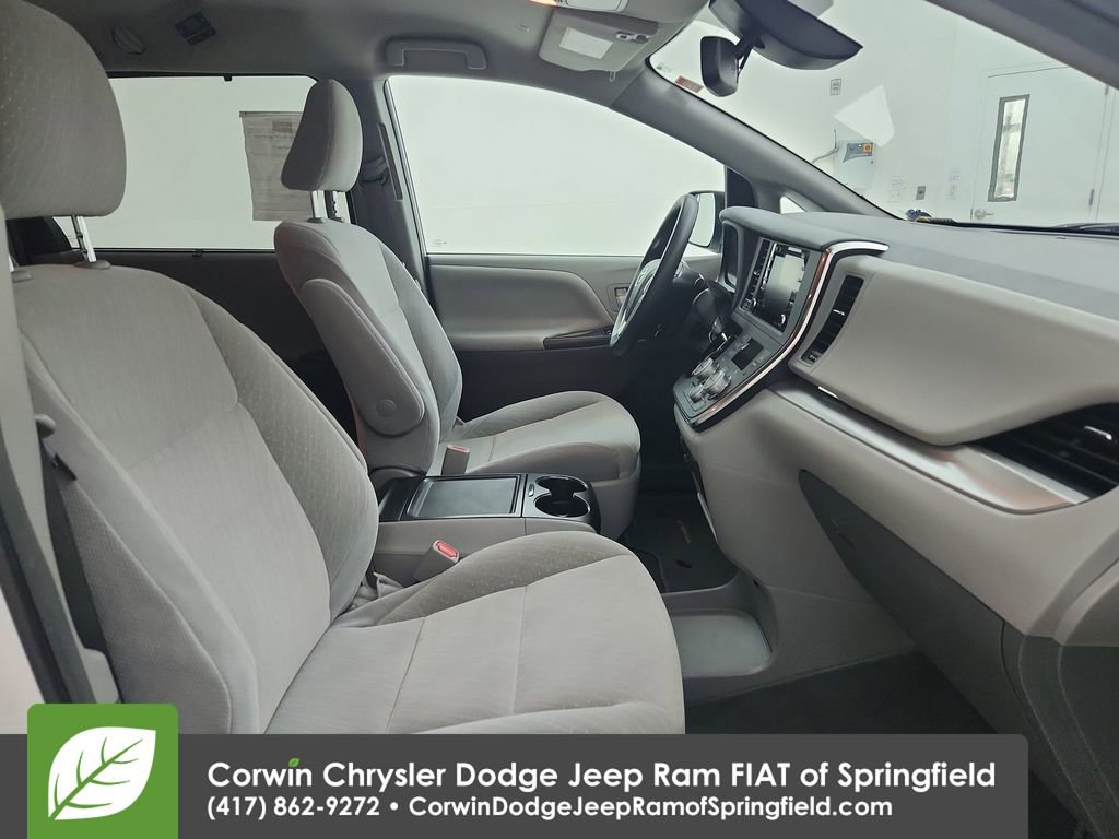 Used 2019 Toyota Sienna LE image 33
