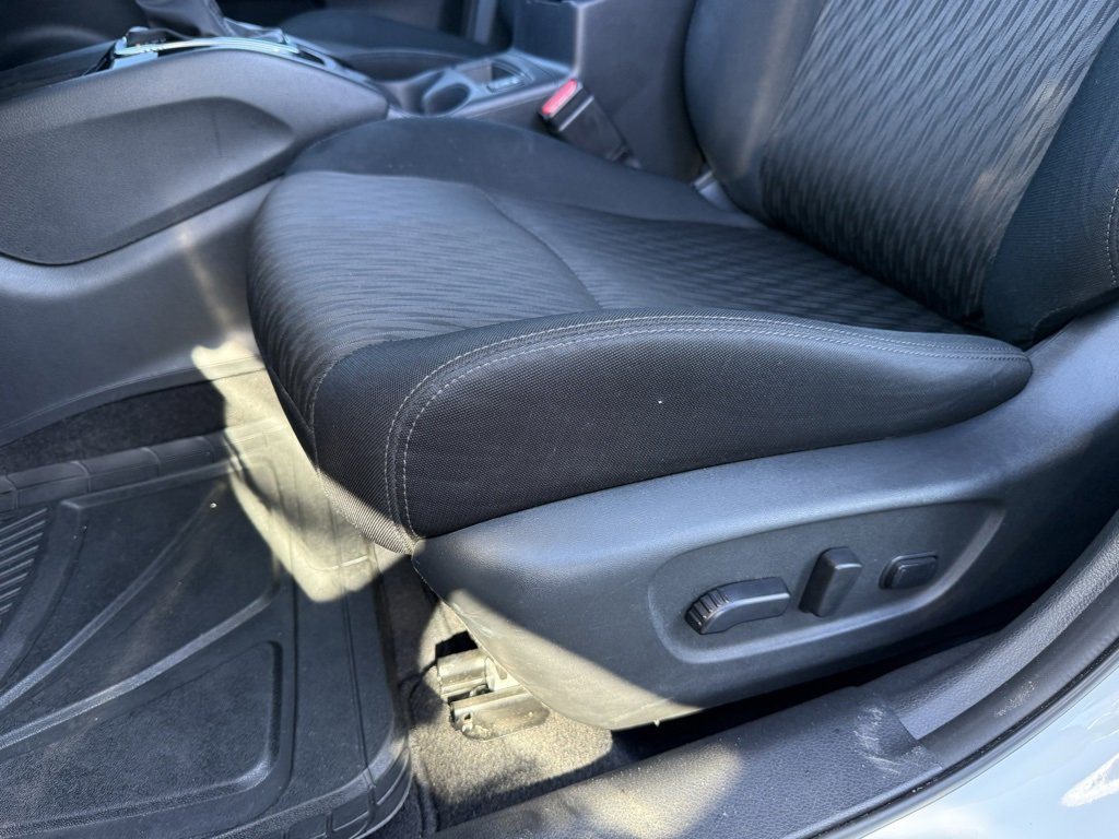 Used 2019 Nissan Rogue SV image 26