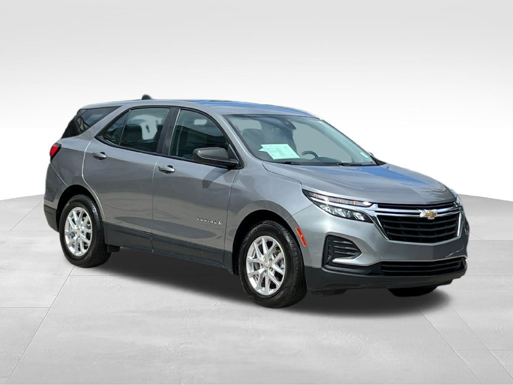 Used 2023 Chevrolet Equinox LS FWD image 3
