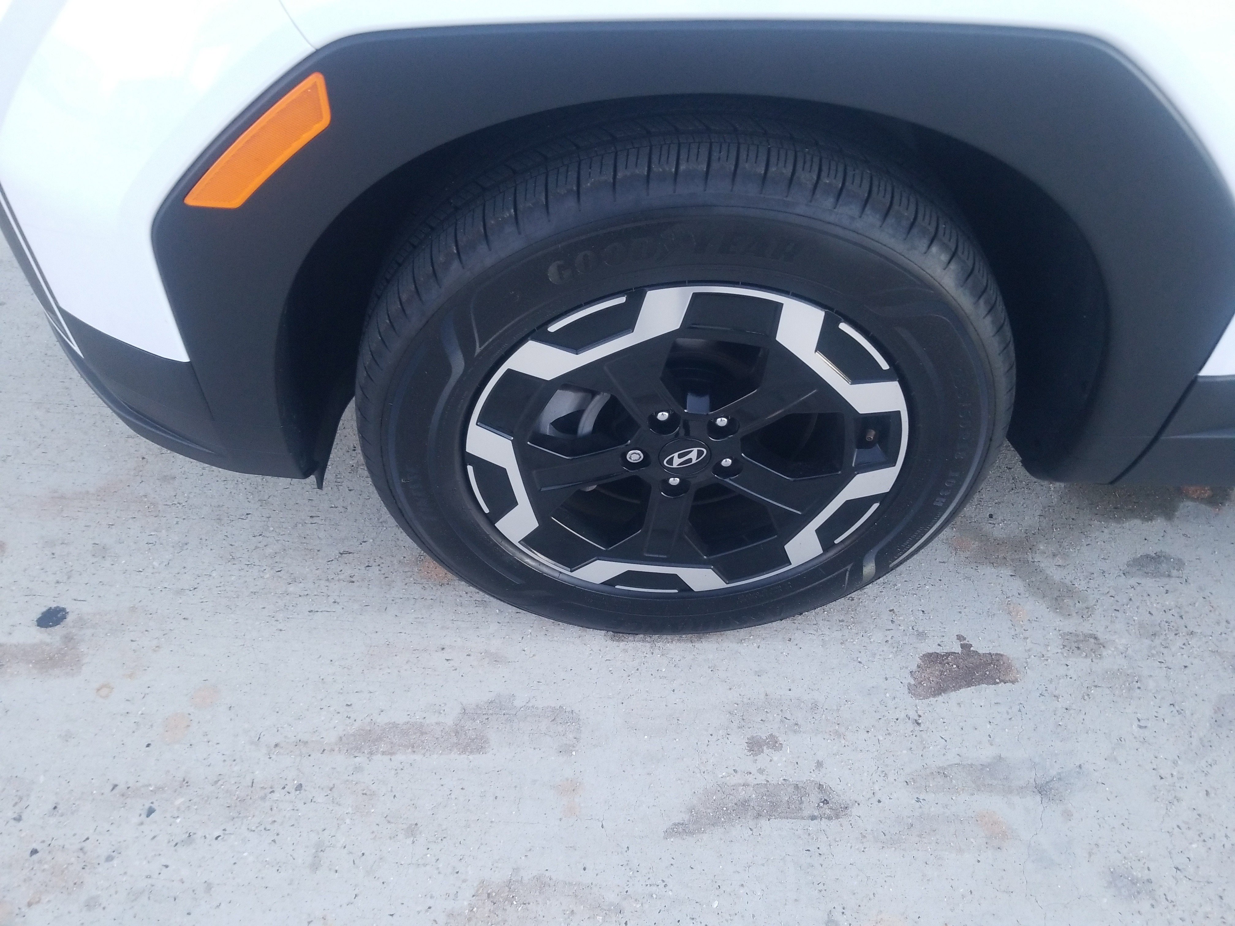 Certified 2025 Hyundai Santa Fe SE image 21