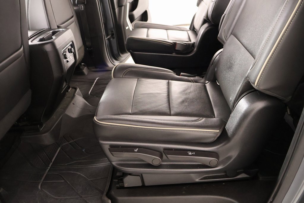 Used 2022 Chevrolet Suburban Premier image 13