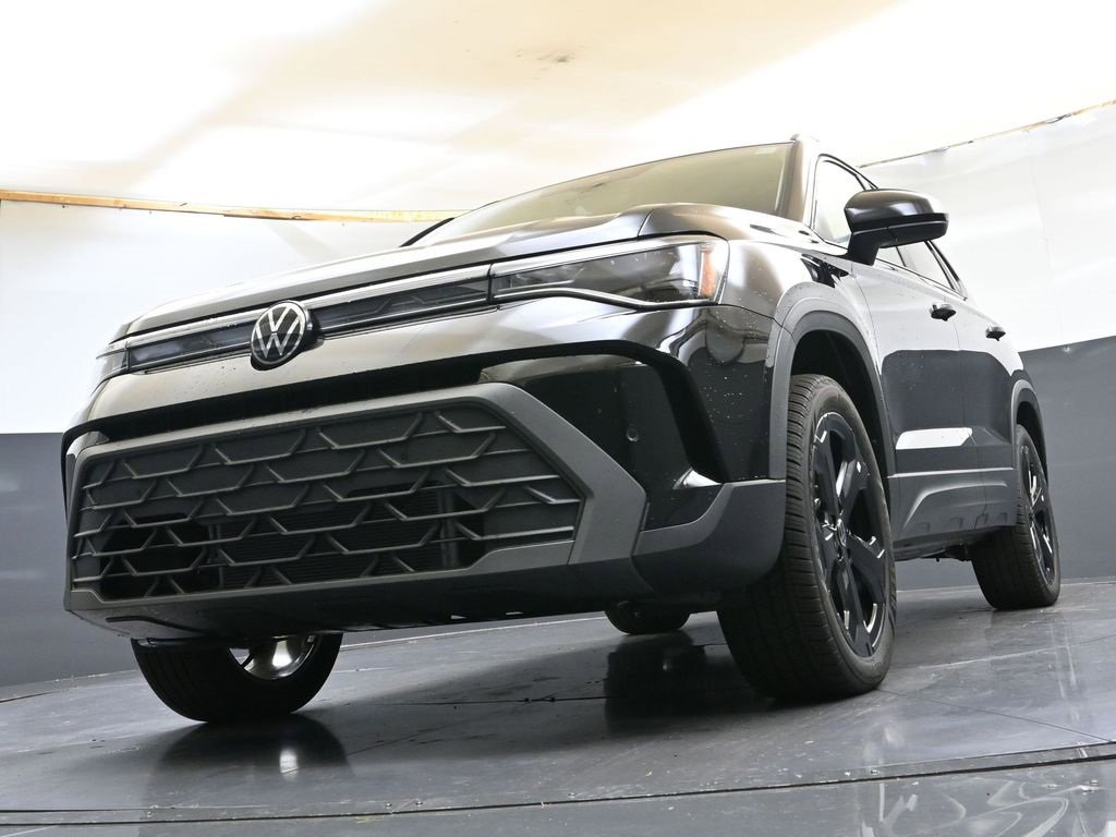 New 2025 Volkswagen Taos SE image 37