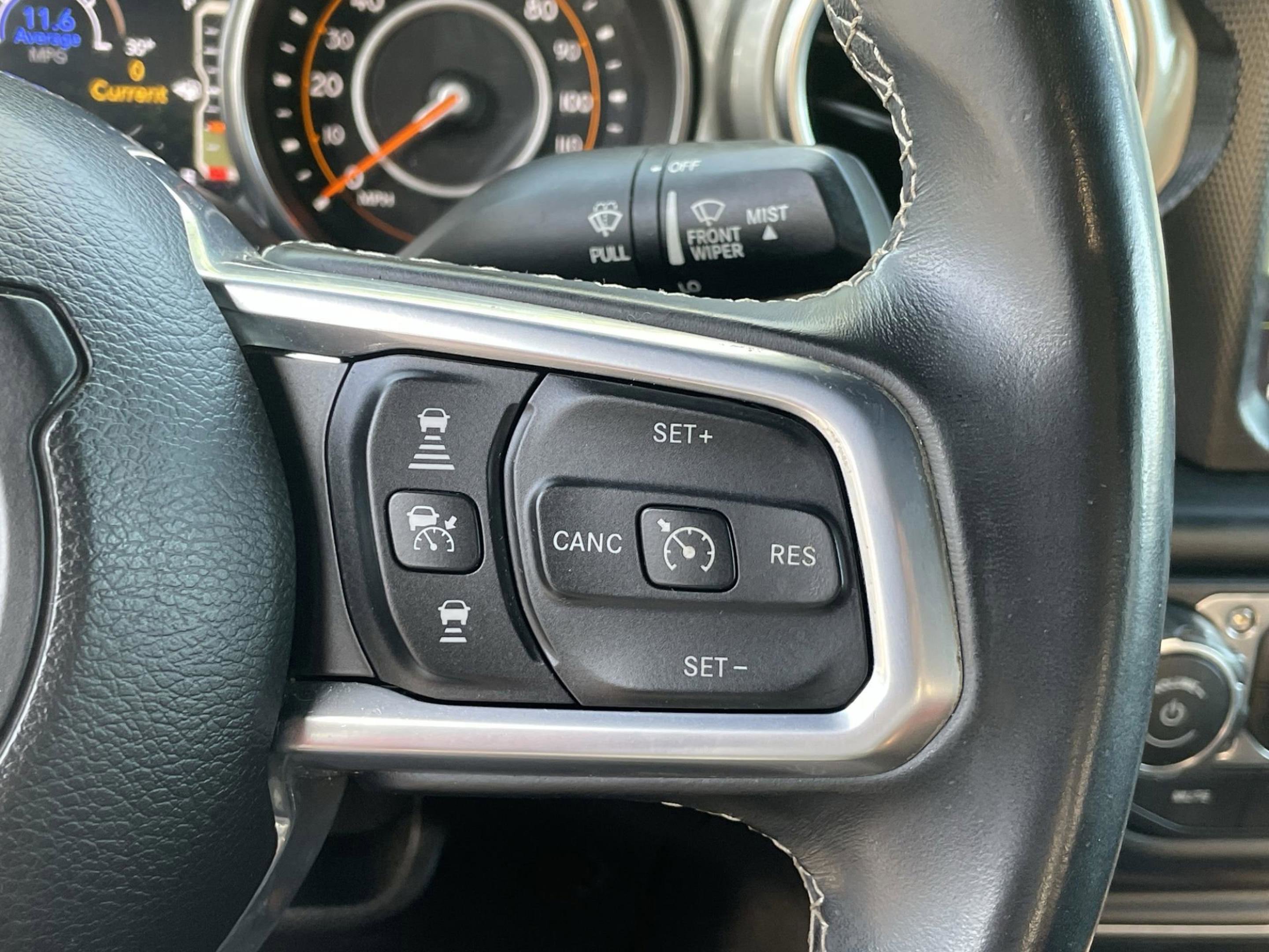 Used 2020 Jeep Gladiator Overland w/ Dual Top Group image 28