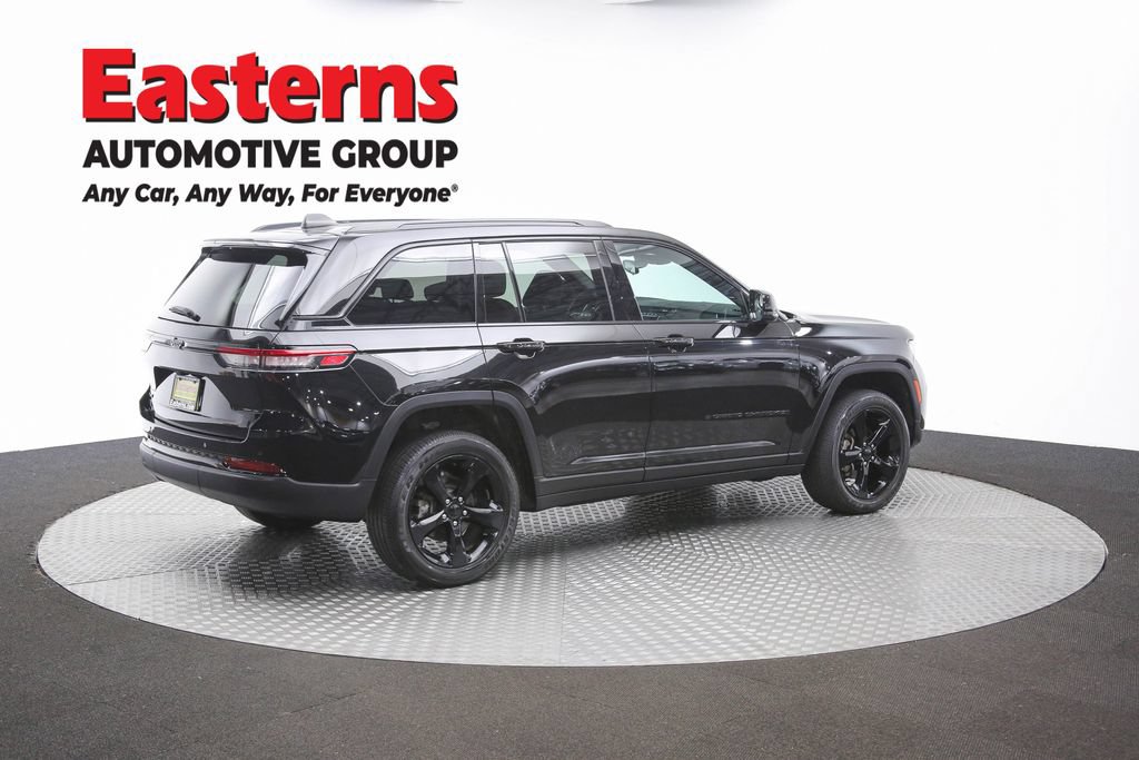 Used 2024 Jeep Grand Cherokee Altitude AWD/4WD image 43