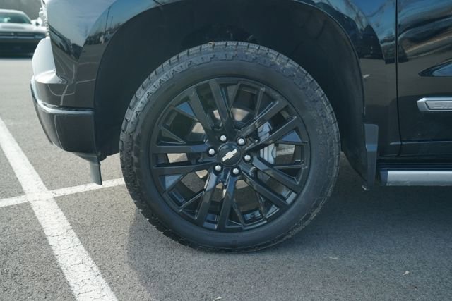 Used 2024 Chevrolet Silverado 1500 High Country image 11