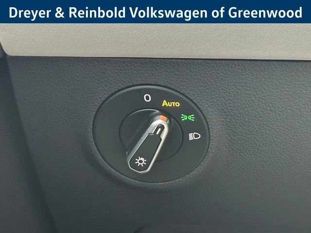 New 2026 Volkswagen Taos SE image 18