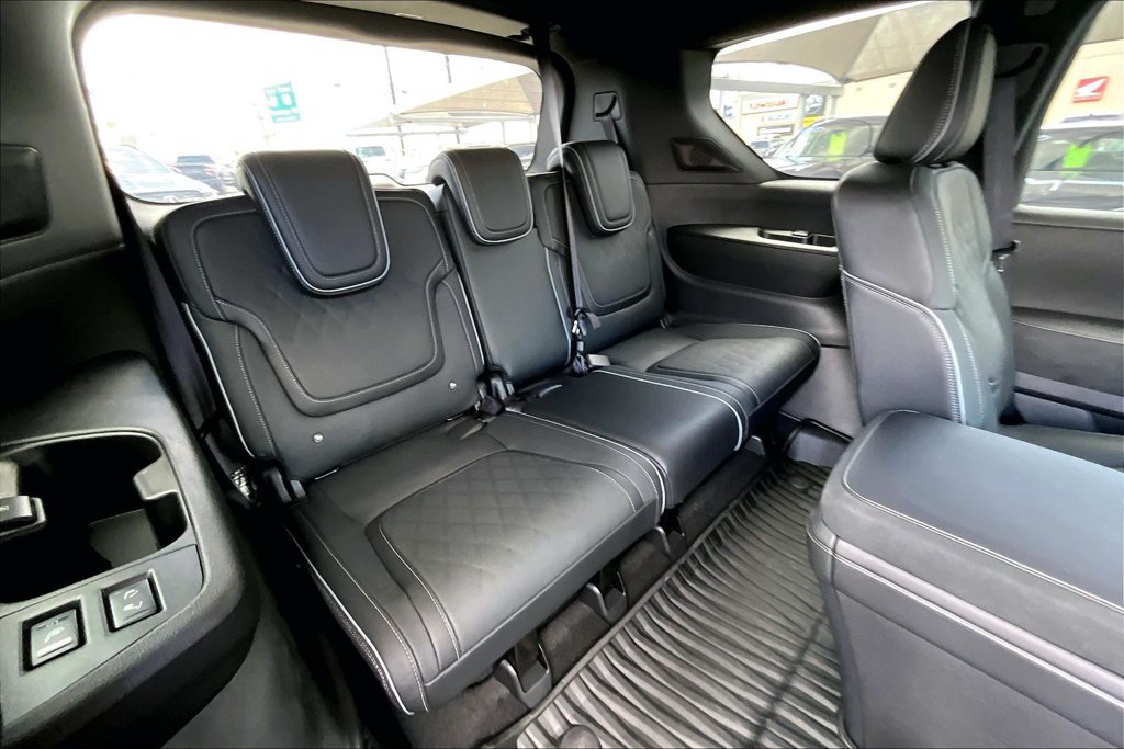 Certified 2026 INFINITI QX80 Autograph w/ Premium Cargo Package AWD/4WD image 39
