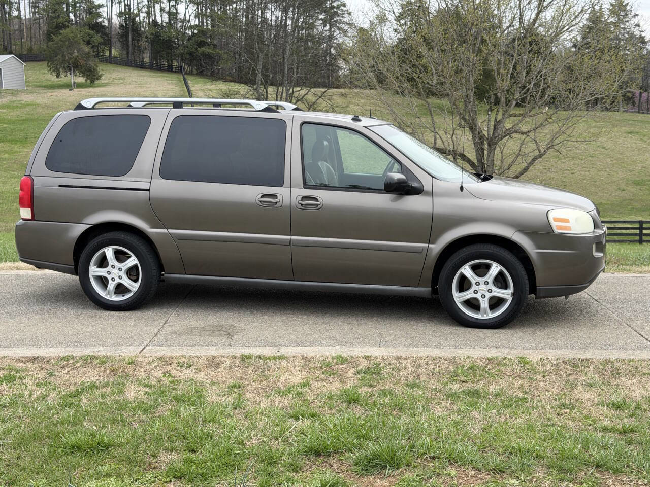 Used 2005 Chevrolet Uplander LT w/ Premium Seating Package FWD image 16