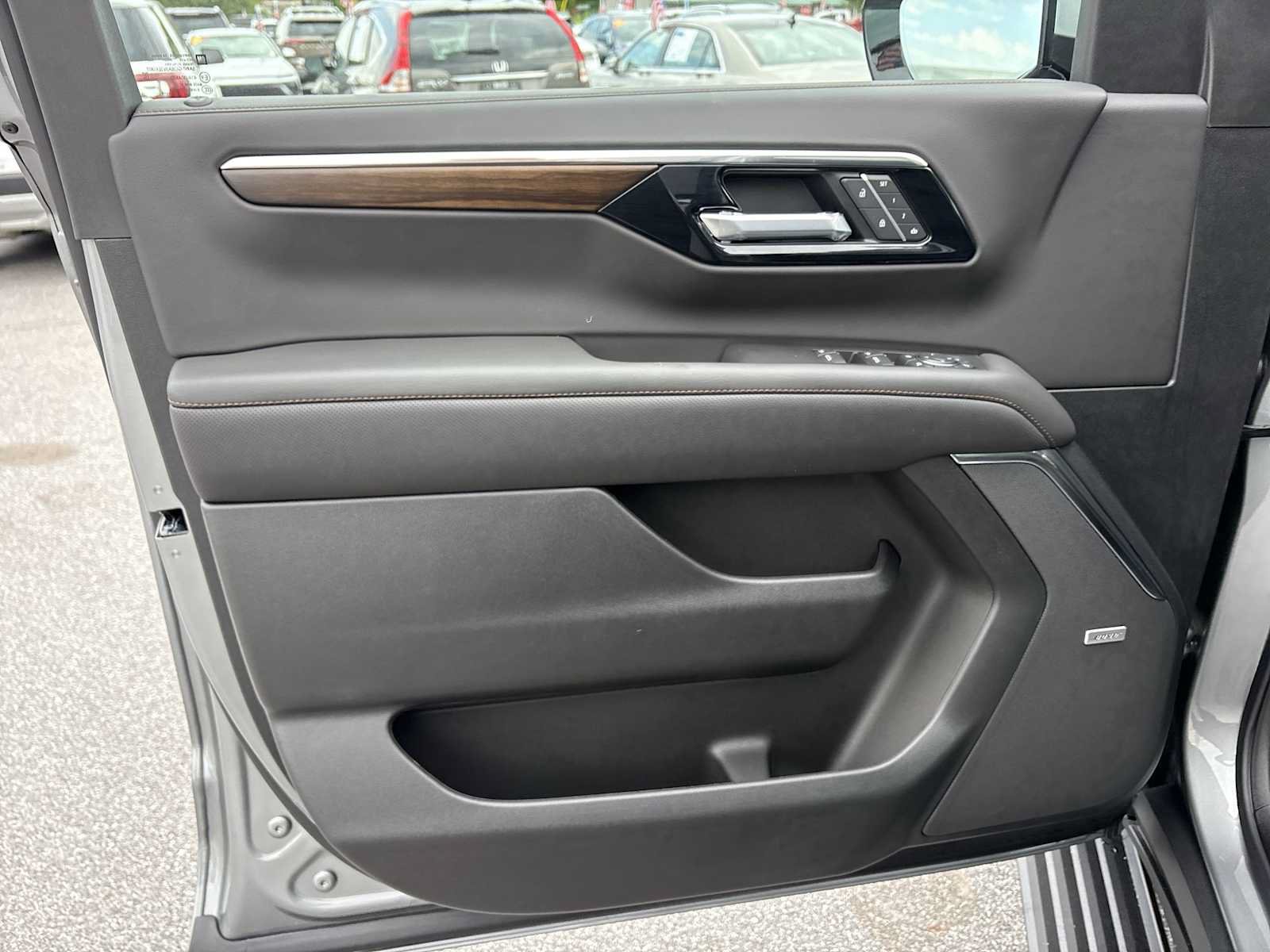 New 2026 Chevrolet Tahoe High Country AWD/4WD image 23