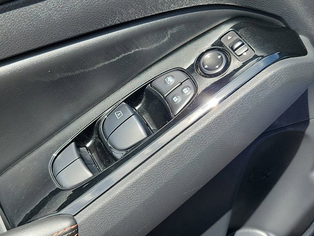 Used 2024 Nissan Altima 2.5 SR FWD image 19