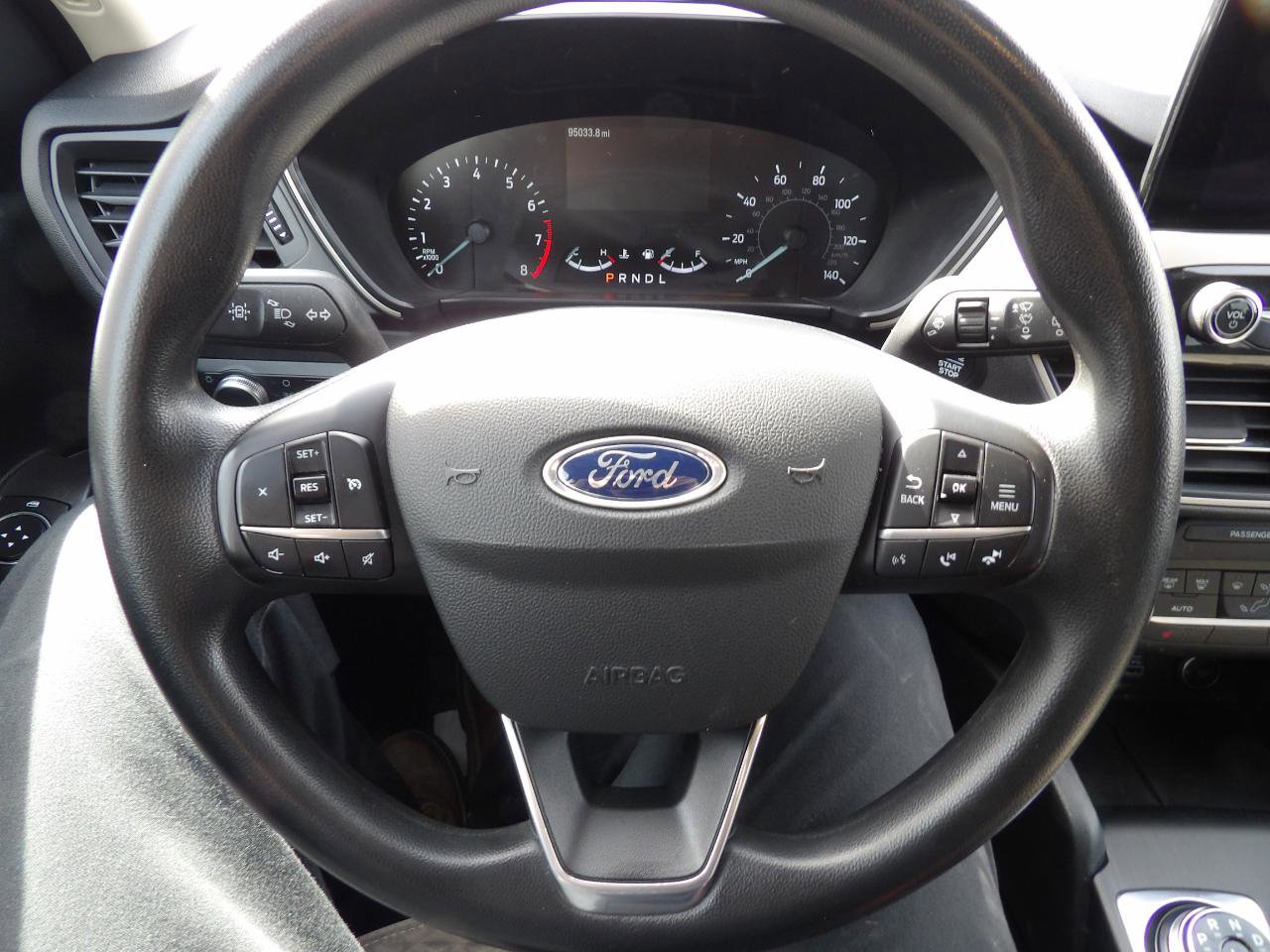Used 2020 Ford Escape SE image 10
