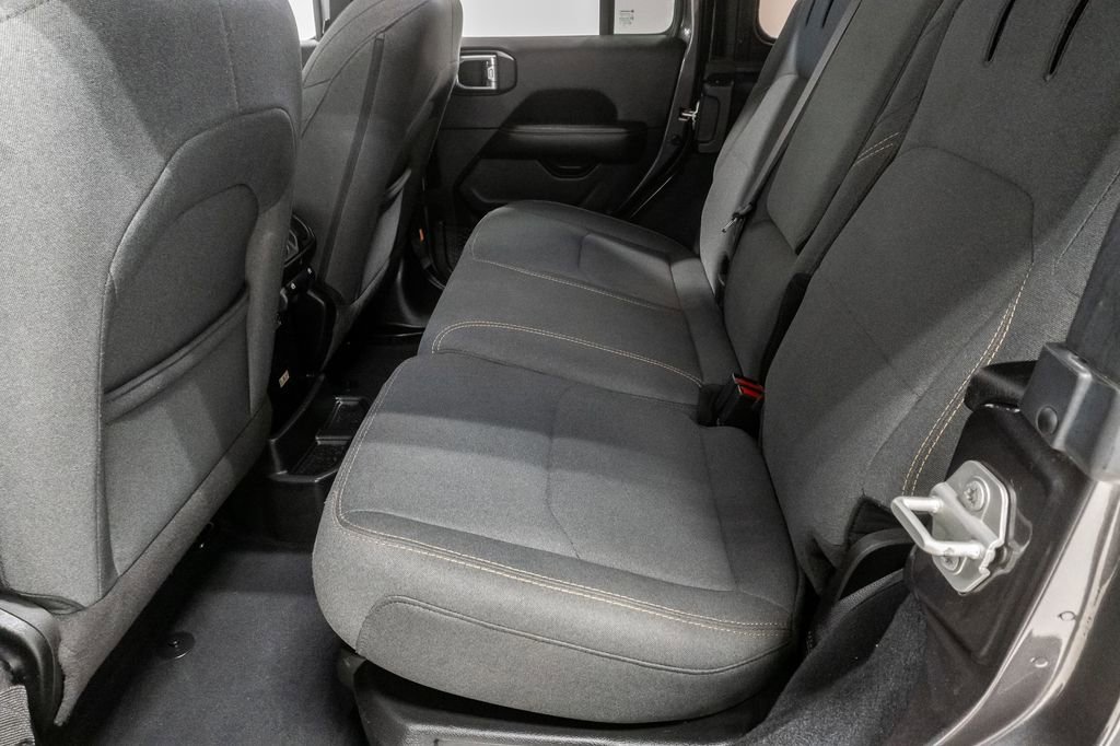 Used 2024 Jeep Wrangler Unlimited Sahara AWD/4WD image 25