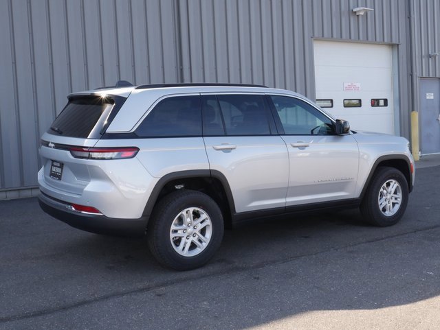 New 2025 Jeep Grand Cherokee Laredo image 10