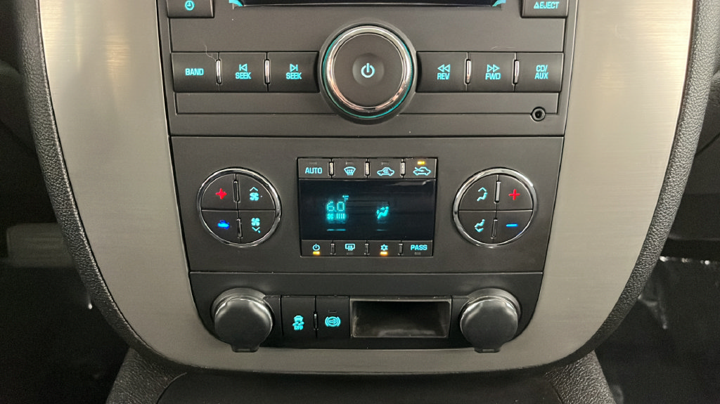 Used 2013 Chevrolet Silverado 2500 LTZ AWD/4WD image 31