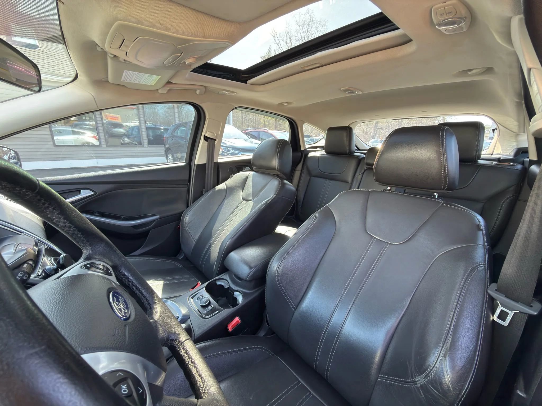 Used 2014 Ford Focus Titanium image 32