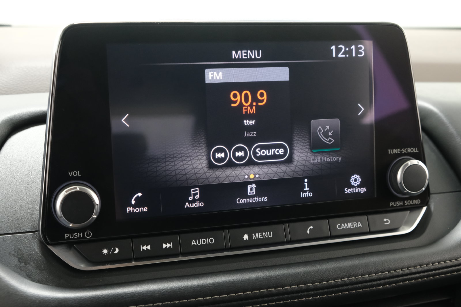 Used 2023 Nissan Rogue S AWD/4WD image 15