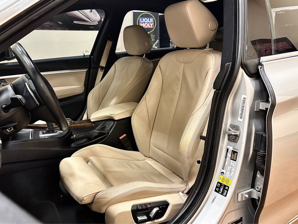Used 2016 BMW 328i Gran Turismo xDrive AWD/4WD image 11