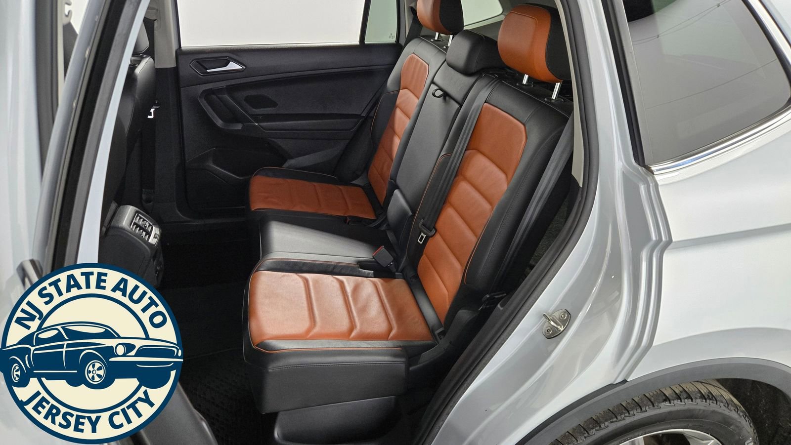 Used 2018 Volkswagen Tiguan SEL Premium image 28